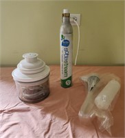 Soda stream carbonator, new pump plastic bottle,