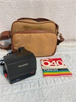 Polaroid Instant Land Camera 640 & Bag