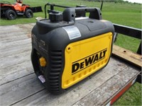 Dewalt DXGNI 2200 Inverter Like New