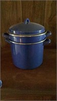 Large Pot w/Strainer (Blue)