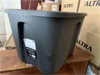 Black 18 gallon tote with lid