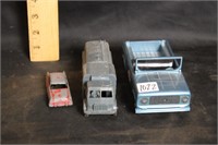 SET OF TOY CARS