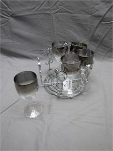 Beautiful Modern Styled Glass Set With Rack
