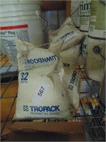 (~8) Bags of Trockenmittel
