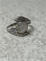 STERLING SILVER MOTHER OF PEARL FEATHERED RING SZ