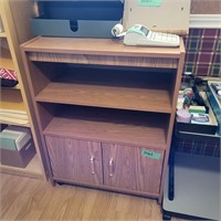M265 Small office stand w doors