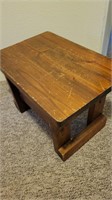 Small wood table.
,