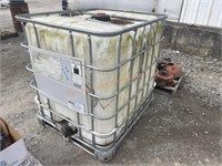 300 Gallon IBC Tote