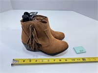 Like New pair Girls Size 2 Boots