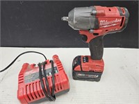 Milwaukee 18 V Impact  w Charger & Battery  Works