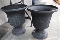 2 Large Plastic Flower / Tree Planters