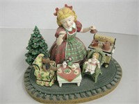 Pipka - Muffy's Tea Party Kinder Christmas Figure