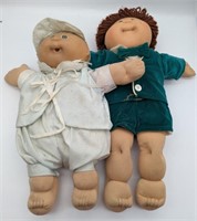 (N) 2 cabbage patch dolls 13-17in h