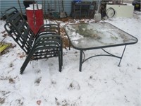 Green metal table w/4 chairs