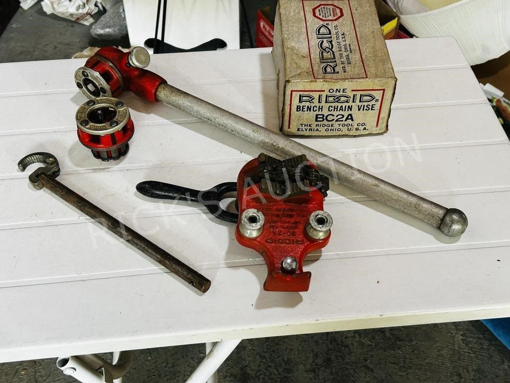 Ridgid pipe threader set - 1/2" & 3/4"