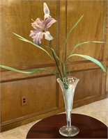 VINTAGE CRYSTAL VASE WITH FAUX PINK LILLY