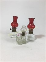 Lot: 3 miniature lamps