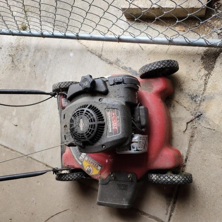 Yard Machine Push Mower 20in cut