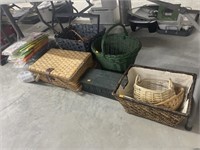 Baskets and table clothes