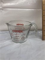 Pyrex 1 cup measuring glass