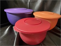Genuine Tupperware Lidded Nesting Bowls Set