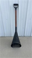 ANTIQUE GRAIN SCOOP