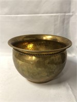 HAMMERED BRASS POT.  9X6 INCHES