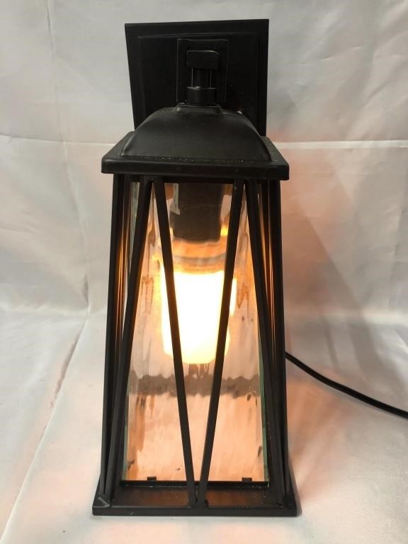CORDED OUTDOOR SCONCE LIGHT FIXTURE.  WORKS GREAT