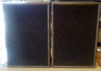 2 PC. Vintage Magnavox speakers