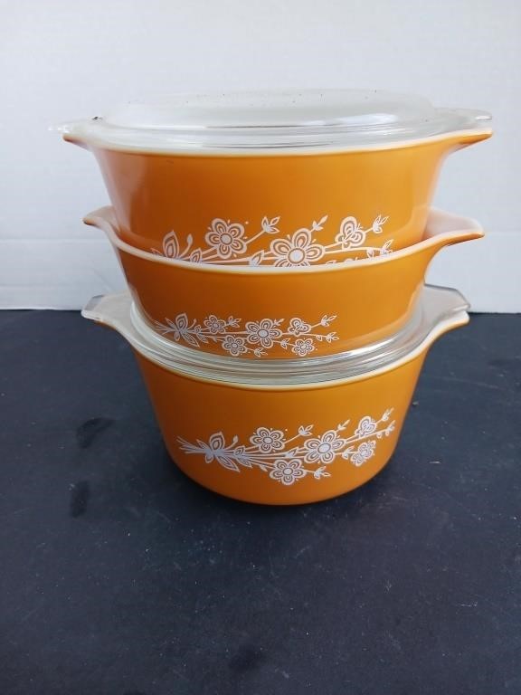 Vintage 1960s Pyrex “Butterfly Gold” Bake,
One