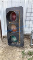 TRAFFIC SIGNAL LIGHT