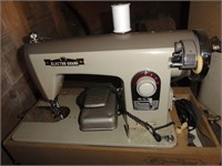 Electro Grand Sewing Machine with Case