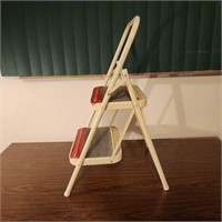 2-STEP LADDER