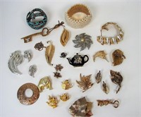 Large Lot Of Vintage Costume Jewelry In Golds
