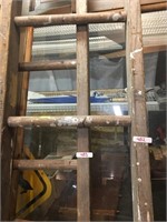1 wooden step ladder