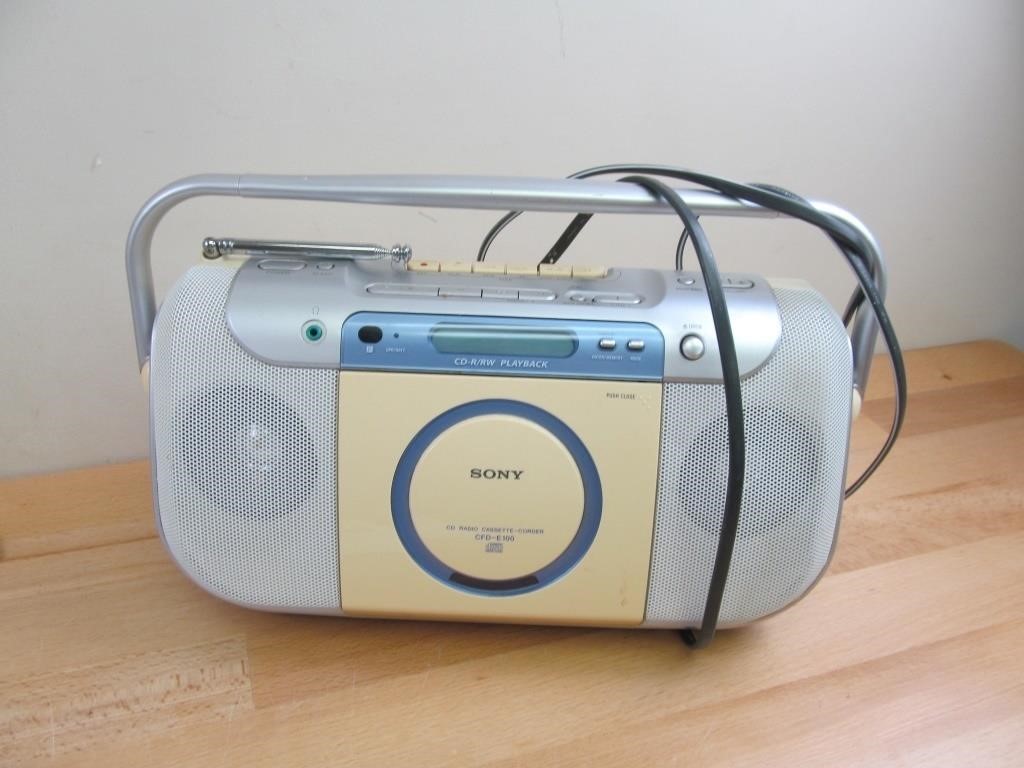Sony CFD-E100 Radio