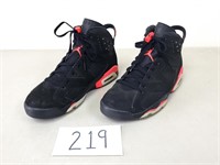 Men's Nike Air Jordan 6 Retro Shoes - Size 10.5