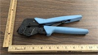 Cable end crimp tool