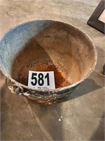 Cast Iron Pot(Garage)