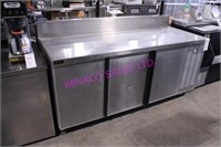 1X, 72" DIAMOND REFRIGERATED TABLE 3DR. S/S