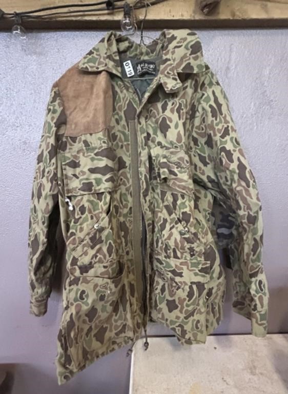 CAMO HUNTING JACKETS MENS LARGE, W-SMALL