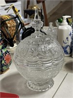 Round lead crystal candy bowl with lid