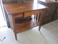 OAK TABLE WITH DRAWER