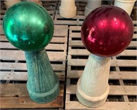 2 Lawn Globes - green, red