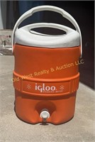 2 Gallon Igloo Water Cooler (G)