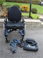 Catalyst 5X wheelchair with leg rests & head