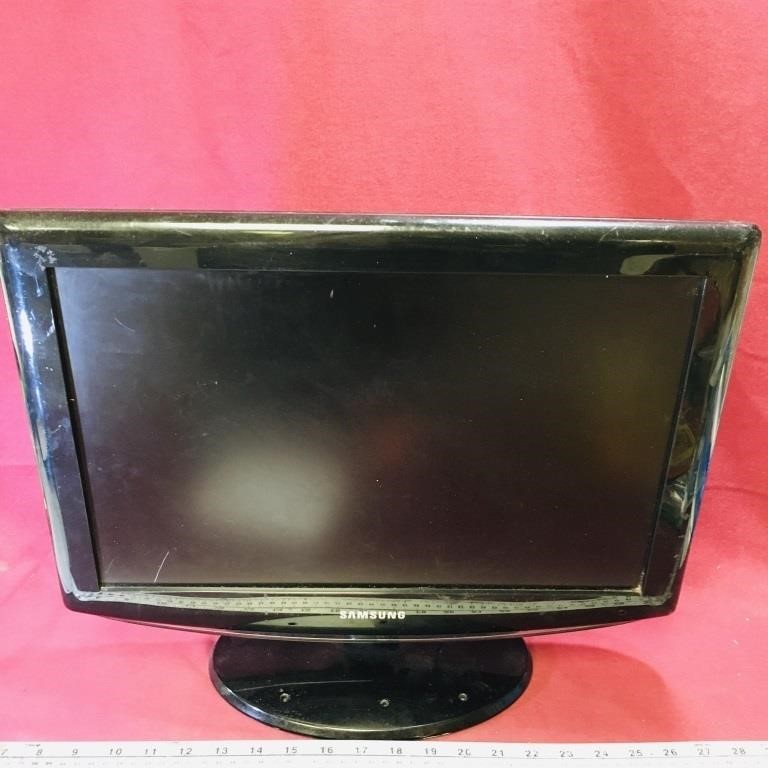 Samsung 19" HDTV Monitor