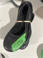 X 2 Bandlolini Ballet Slippers size 7