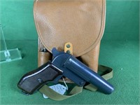 Czech SHE82 Flare Pistol, 26.5mm
