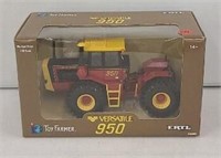 Versatile 950 4wd 1/32 NIB Toy Farmer